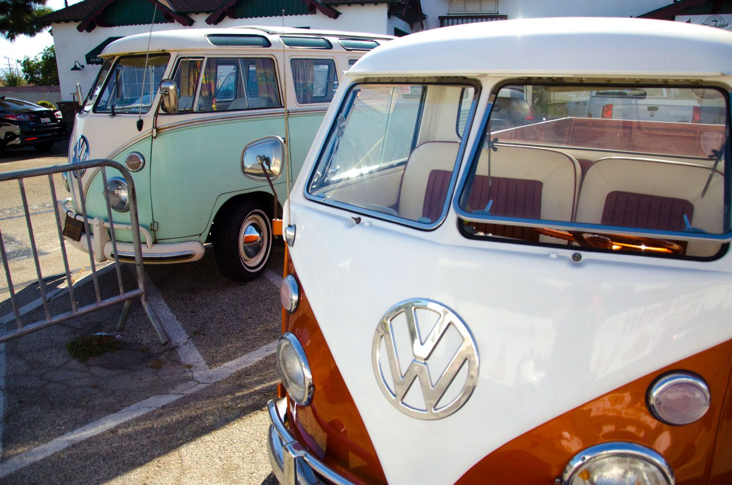 Cars outside Surfguitar101